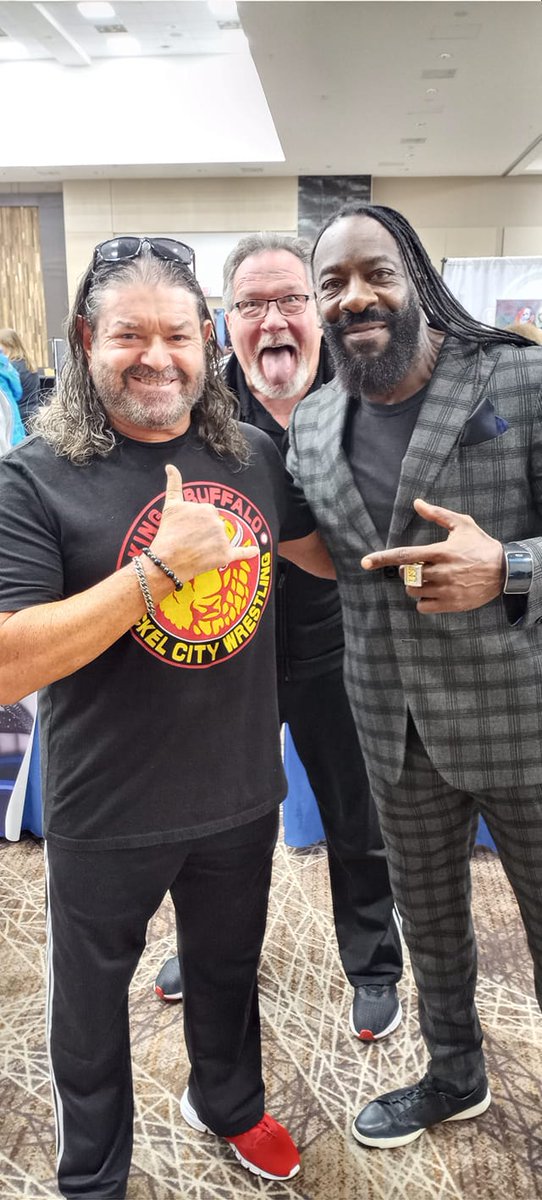 I'll be using twitter more often. Here I am Hanging out with the boys <a href="/BookerT5x/">Booker T. Huffman</a> &amp; <a href="/MDMTedDiBiase/">Ted DiBiase</a> #barryhorowitz #cameo #prowrestlingtees