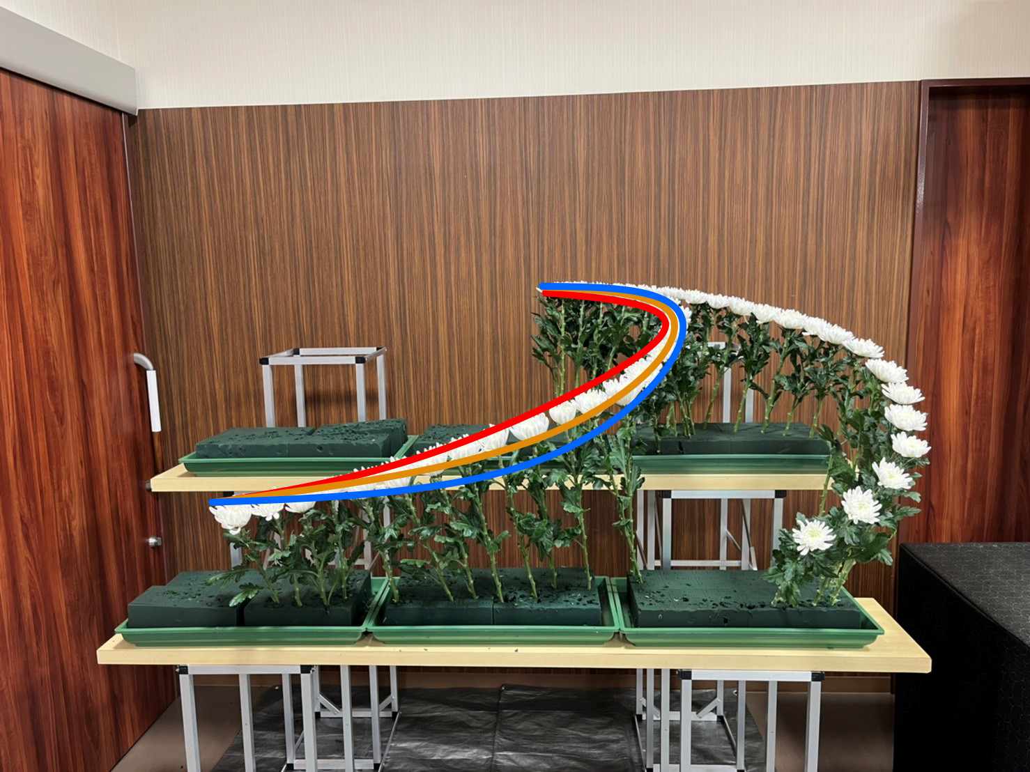 Possible 可能性 の会 生花祭壇講習会のアドバイス画像です 延ばした線が直線になってしまう方へのラインの修正案です 生花祭壇 花屋 T Co Qnnoxvukyn Twitter