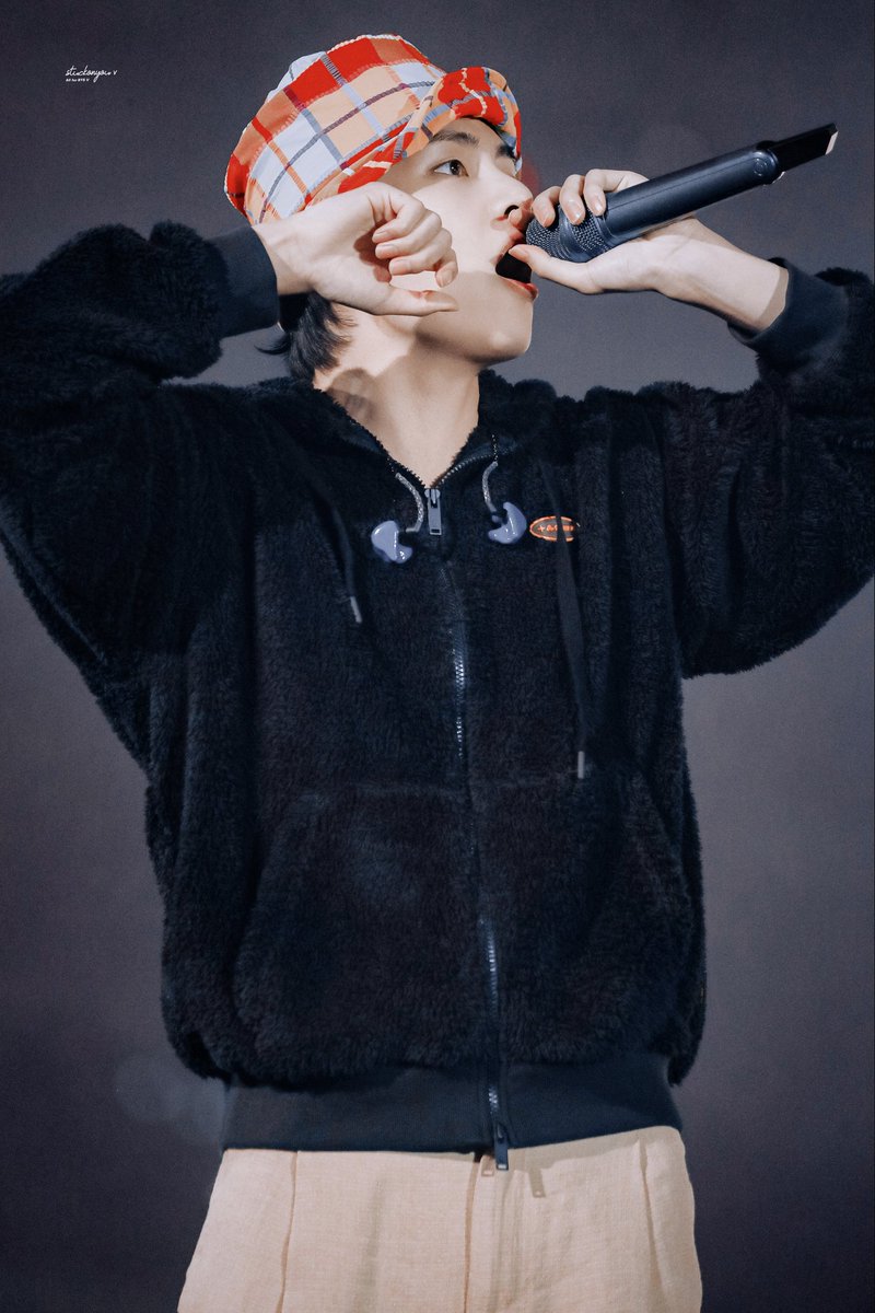 stuckonyou_v's tweet photo. 211128 LA DAY-2

#V #뷔 #태형 #TAEHYUNG #BTSV  #KimTaehyung #김태형 #テテ #BTS  #방탄소년단뷔 
@BTS_twt https://t.co/ZKSDb5Yf2w