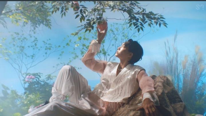 lovekarnival's tweet photo. #Peaches 🍑 by #KAI is the one song that has made us absolutely mesmerised
Have you listened to the song yet? Tell us below in the comments 👇
PS: The MV is so aesthetically pleasing we can't take our eyes off it🥰
#peachesMV #KAI2ndSOLO @TeamEXOIndia https://t.co/xRp2jK6cwG