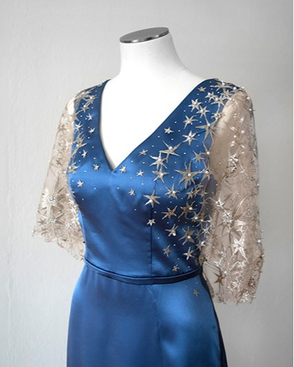 Throwback to the time I got to make @Laynebeachley a one-off gown.
Hand appliquéd stars on a silk base.