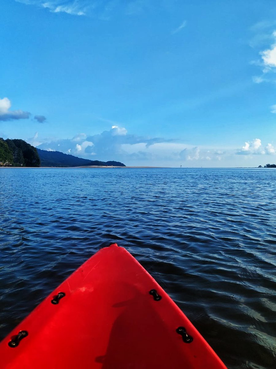 बहती हुई कश्ती संग धारा... बस थोड़ी ही दूर है किनारा!!
onemindstand.com

#krabithailand #Thailand #travel #kayaking #seaside #onemindstand #travelexperia #travelgram #travelholic #travelbloggers #NaturePhotography #travelphotography #traveltheworld #Trending #PicOfTheDay