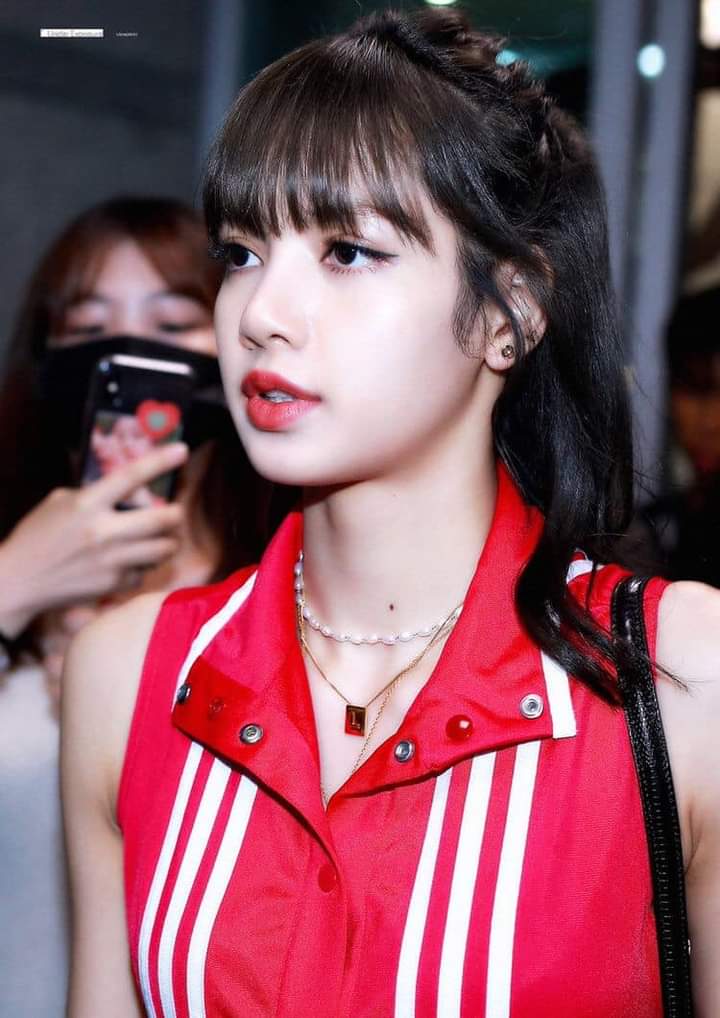 Li à dù em là người đến sau k đi cùng cj ngay từ đầu nhưng em sẽ là người đi cùng cj đến cuối cùng cô gái của em em mong cj một đời luôn bình an hạnh phúc cj đã khổ nhìu rồi Li à sau này em chỉ mong cuộc đời đối xử vs cj tốt một chút...
I Vote #MAMAVOTE #lisa