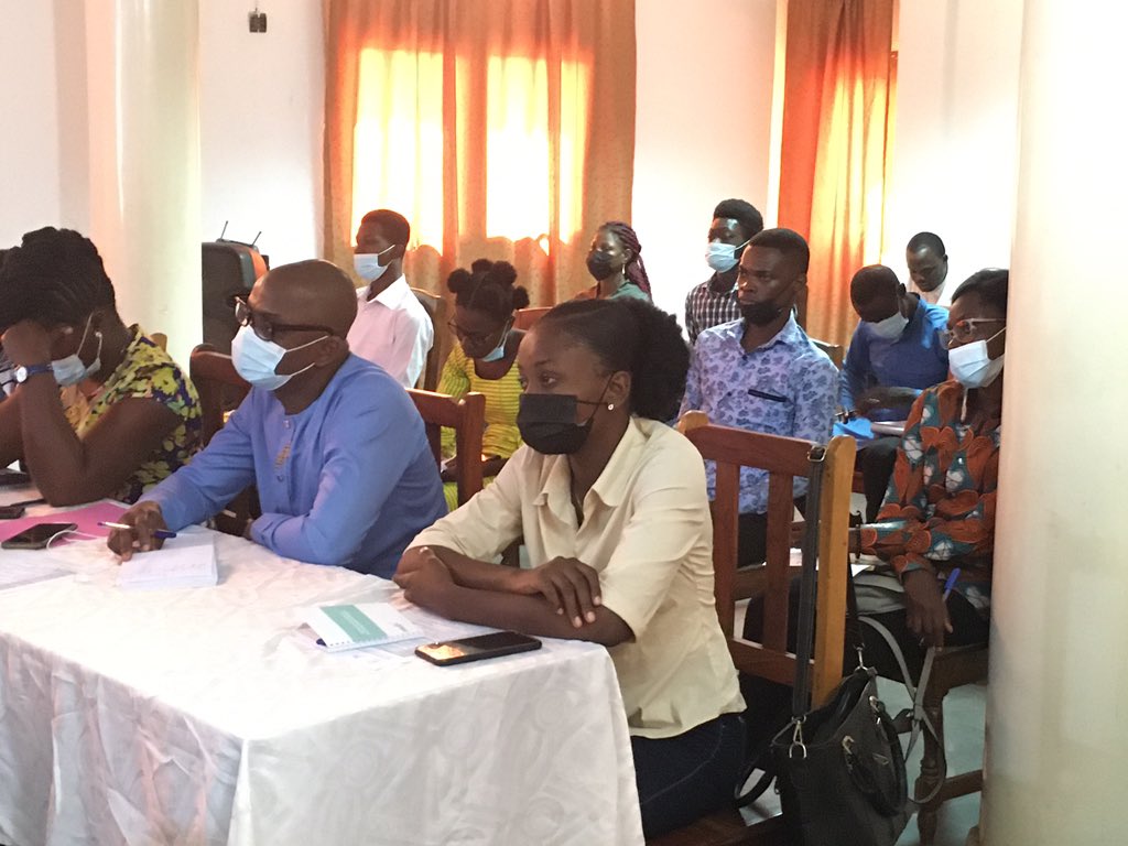 ojedd_global's tweet photo. #REJFACT | Hier s’est déroulé, l’atelier de formation des jeunes et des femmes sur les modules:
1️⃣- comprendre les changements climatiques et s’engager
2️⃣ - Révision des CDN au Togo: implication des jeunes et des femmes
3️⃣ - l’intégration des CC dans le DevLocal
#ClimateAction https://t.co/GHmxrmlHnl