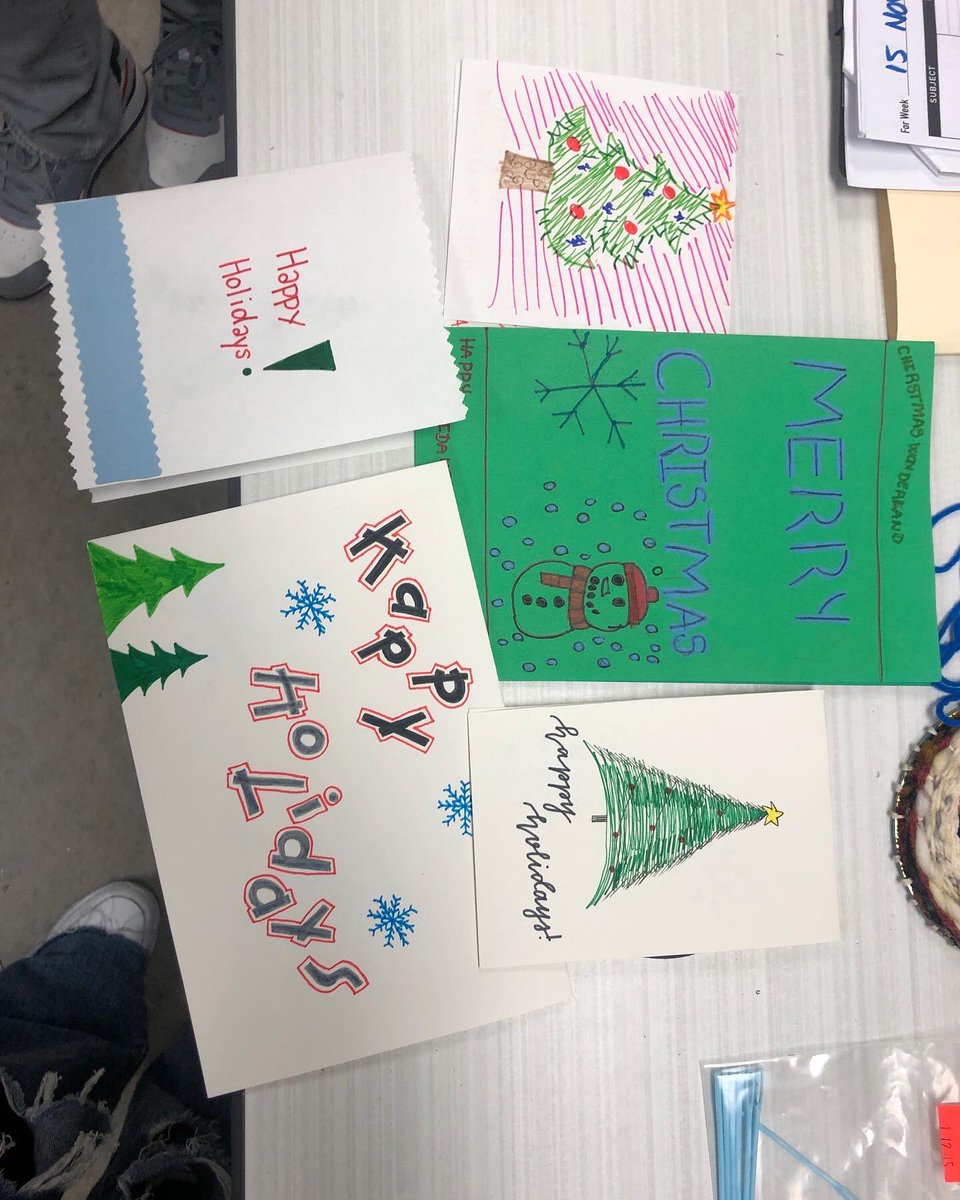 Cen10ArtClub's tweet photo. we loved learning how to crochet and making holiday cards in club this monday! #artclub #cen10 #fisd #chstitans https://t.co/lp6MdIU3Sj
