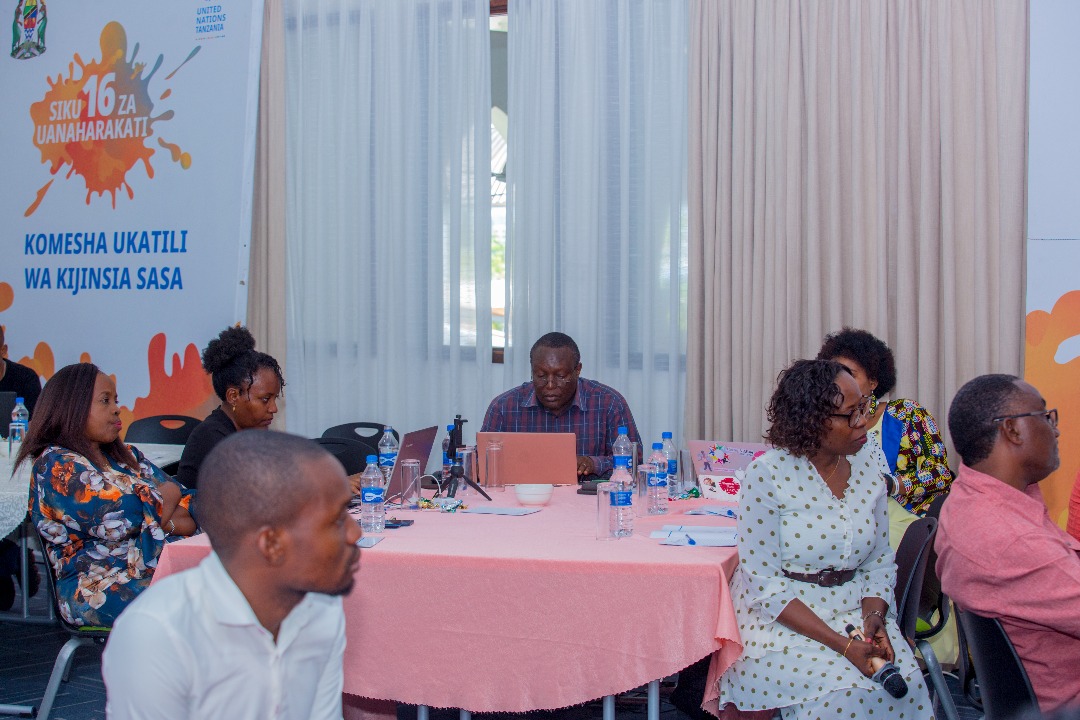 massawejk's tweet image. Mijadala mtawalia ndani ya Siku 16 za Uwanaharakati dhidi ya Ukatili wa Kijinsia inaendelea.

Leo @WiLDAFTz wameandaa &apos;Kongamano la Kitaifa la Utafiti Kuhusu Ukatili dhidi ya Wanawake na Watoto.&apos; Fuatilia matukio ya moja kwa moja kupitia #EvidenceBasedProgramming. #KomeshaUkatili