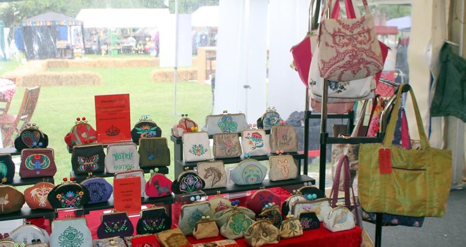 tonbridgeangels's tweet photo. It's this Sunday...

🎄 𝑪𝒉𝒓𝒊𝒔𝒕𝒎𝒂𝒔 𝒇𝒂𝒊𝒓 - 5𝒕𝒉 𝑫𝒆𝒄𝒆𝒎𝒃𝒆𝒓 🎄

Our marquee will be filled with lots of lovely gifts.

Our fair is open from 10:30 to 15:30.

Entry is £1 for Adults, Children under 16 are free (but must be accompanied by an adult). https://t.co/0cEUlugOjk
