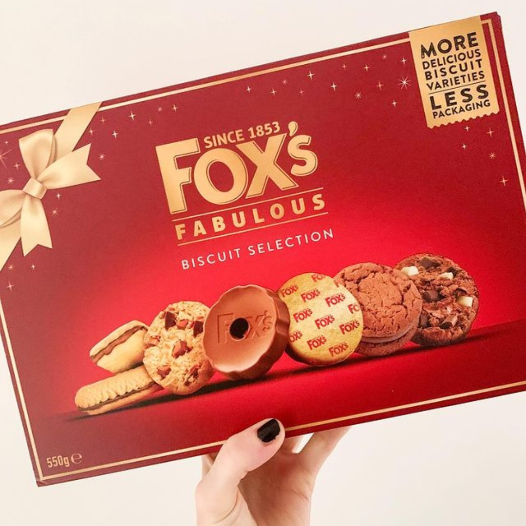 When it comes to holiday cheer, nothing compares to the Fox’s Fabulous Biscuit Selection! With a variety of yummy biscuits to choose from, it’s guaranteed to be a family favourite this Christmas. 📷 (IG) snaccidentsisters