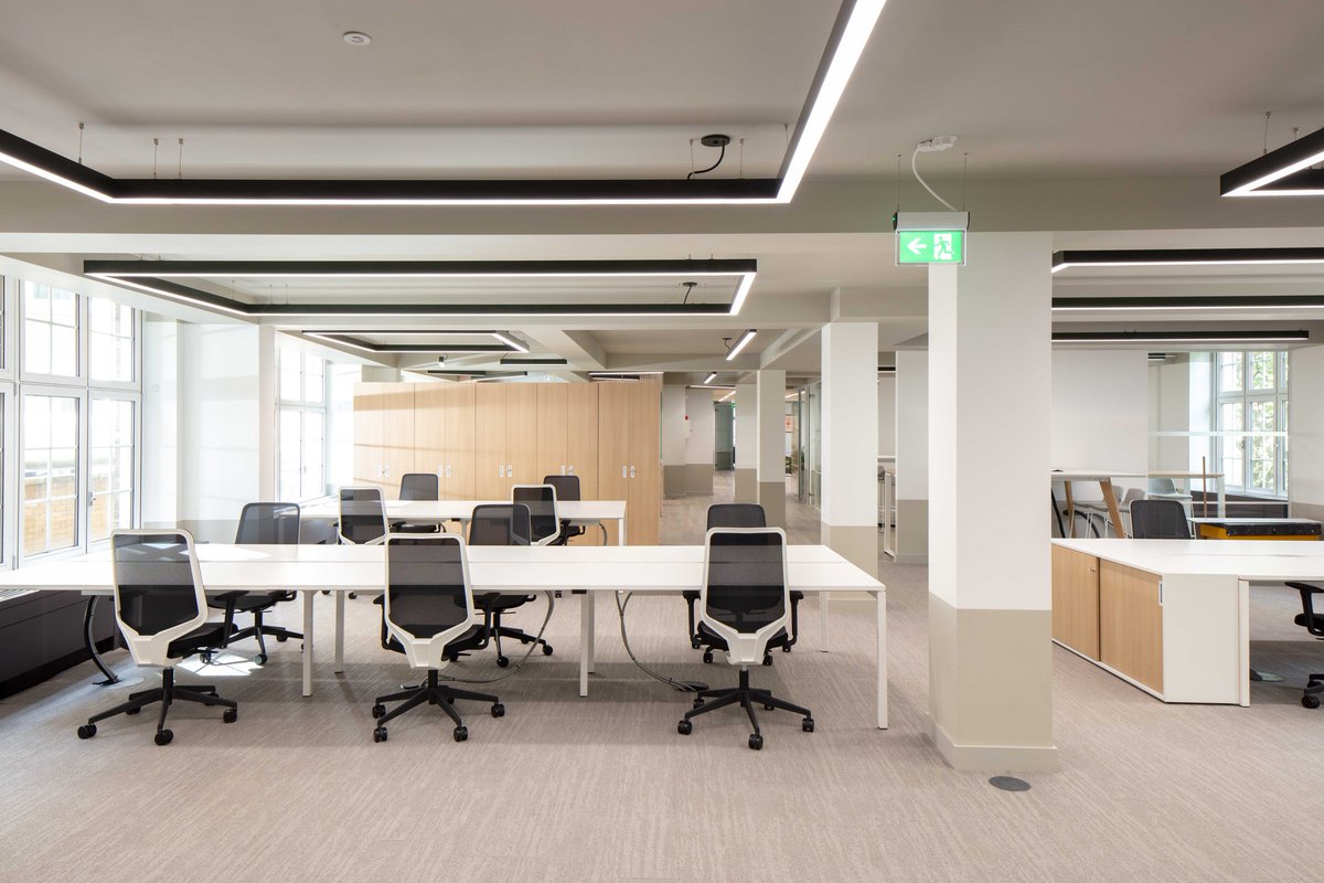 HuntersCL's tweet photo. CATA+ 77 Kingsway, London West End. Working closely with Minifie and Epiphany, we created a multifunctional collaborative space with working, meeting and focus zones. Narbutas, @Forma5 @JDD_Tweets @Workstories_ @muutodesign #Huntersproject #interiordesign #office #furniture https://t.co/T7A2aEYKBk
