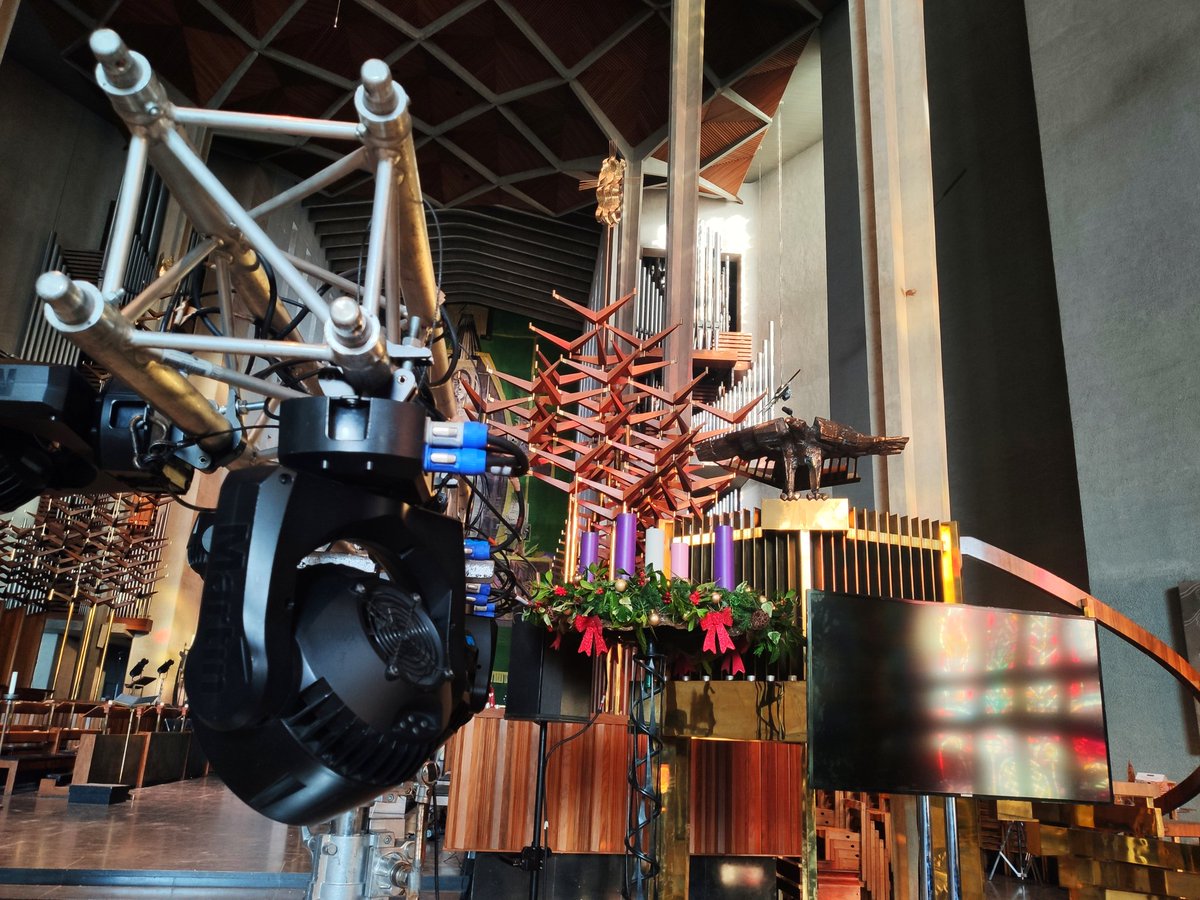 Coventry2021's tweet image. Set up is underway for today&apos;s #TurnerPrize ceremony. ✨

Follow this thread for live updates from @CovCathedral, @The_Herbert and @DrapersHallCov throughout the day!

Don&apos;t forget you can tune into the broadcast from 7.15pm: bbc.co.uk/programmes/m00…