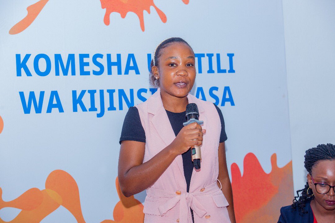 VwalaViola's tweet image. Anna Kulaya:Leo kwa mara kwanza tunataka kusikia tafiti mbalimbali zinazohusiana na maswala ya ukatili wa kijinsia,Tafiti hizi zitatusaidia katika msukumo mbalimbali wa mabadiliko wa sera. #KomeshaUkatili #DataDrivenAdvocacy #EvidenceBasedProgramming