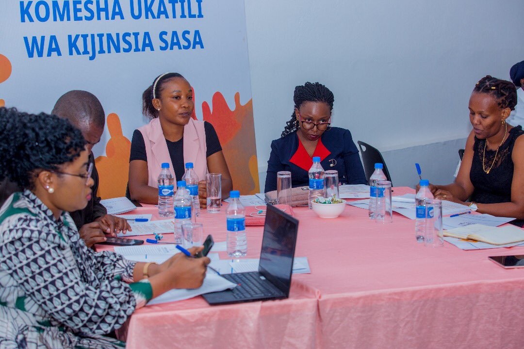 VwalaViola's tweet image. Mijadala mtawalia ndani ya Siku 16 za Uwanaharakati dhidi ya Ukatili wa Kijinsia inaendelea.

 @WiLDAFTz wameandaa &apos;Kongamano la Kitaifa la Utafiti Kuhusu Ukatili dhidi ya Wanawake na Watoto.&apos; Fuatilia matukio ya moja kwa moja kupitia #EvidenceBasedProgramming. #KomeshaUkatili