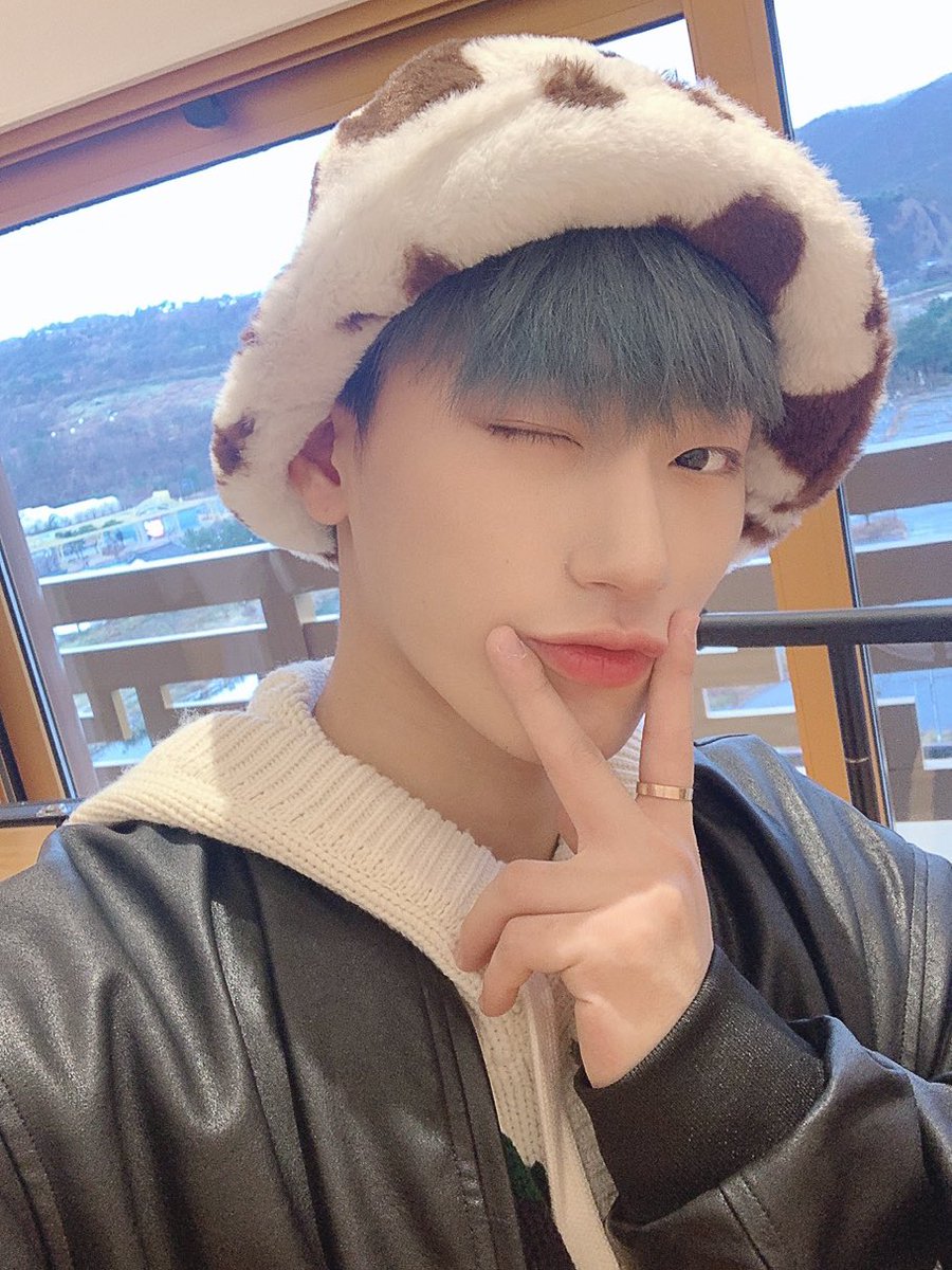 eunnzeo's tweet photo. Pagi guys, ada apa ini? Ayo ajakin Choi San ini ngobrol dong. Btw rate kegemasanku?🥰🥰 https://t.co/BMSE4Xh30d