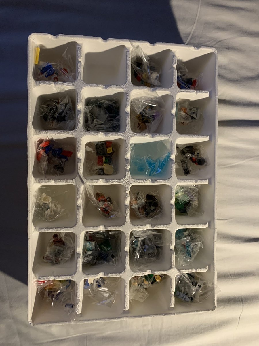 livreports's tweet photo. @LEGO_Group Very upset son this morning, so excited about his Marvel advent calendar but No1 is completely empty! Not sure how to fix it for him. This is the calendar dismantled…#lego #AdventCalendar #marveladventcalendar #legocalendar #legoadvent #Christmas2021 https://t.co/lFBAlBBoWU