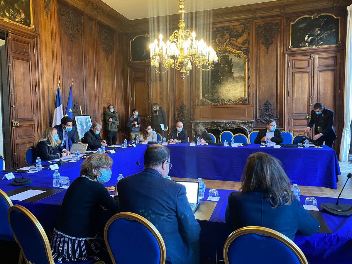 laqhila's tweet photo. 🏘️Installation de la commission nationale de réflexion sur la nouvelle génération des #Contratsdeville qui rassemble 8 maires, 8 parlementaires et 8 associations au niveau national. 
Prochaine étape: profiter de la navette parlementaire du #PLF2022 pour acter, cette prolongation. https://t.co/96fSytW2TW