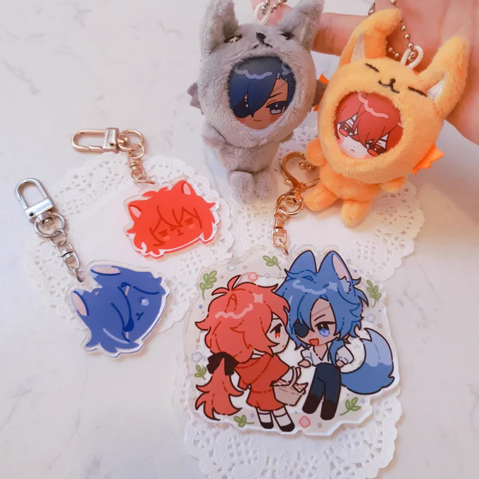 I got  Kaeluc box Lari gave MG so much stickers, can cover my whole house with it (ㆁωㆁ)Today is the best day of this week o(≧▽≦)oヽ(>∀<☆)ノ 