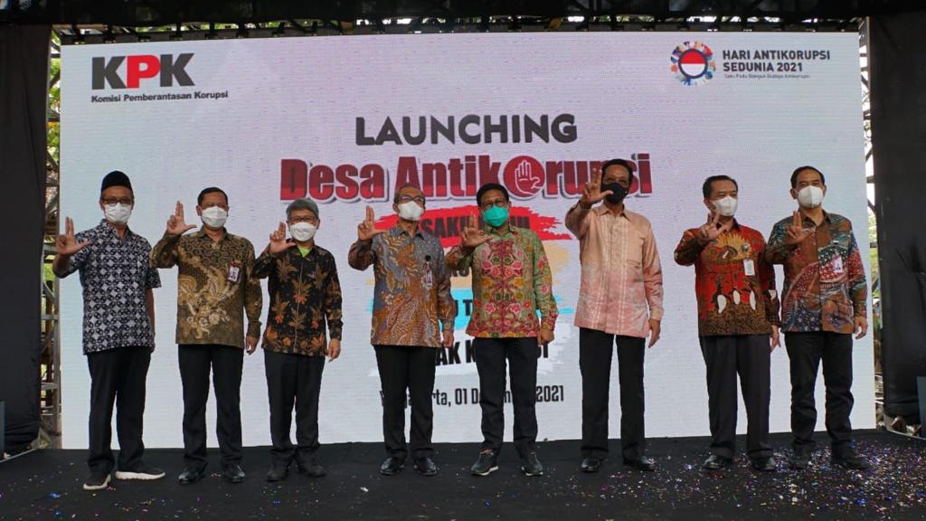 KPK_RI's tweet photo. [BERITA KPK] KPK menggelar acara peluncuran Program Desa Antikorupsi di Kampung Mataraman, Desa Panggungharjo, Sewon, Bantul, Daerah Istimewa Yogyakarta. 1 Desember 2021. (1/5) https://t.co/w9BwJaocD4