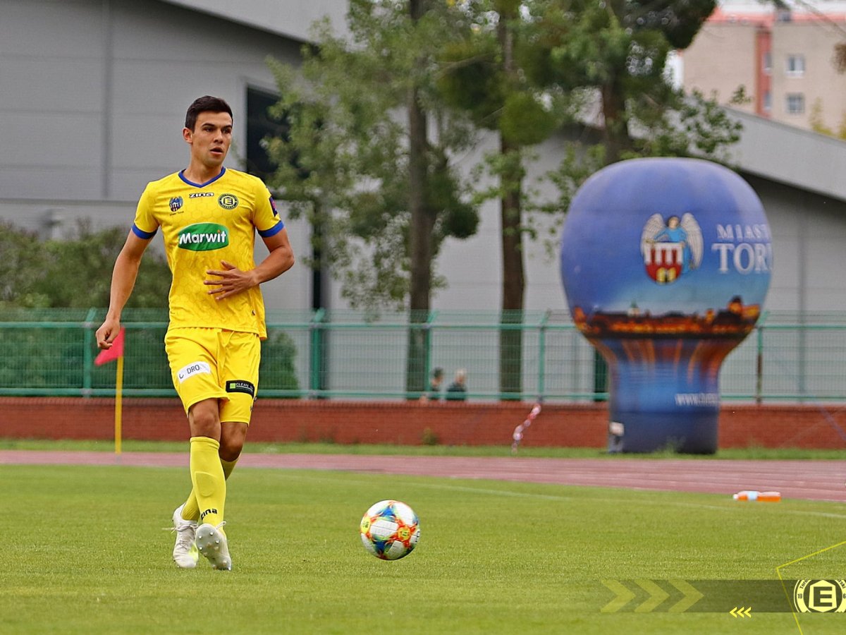 Drodzy Kibice, Wojciech Onsorge pilnie potrzebuje pomocy! ✊🏼 #wartopomagać 

Prowadzona jest zbiórka pieniędzy na leczenie i żmudną rehabilitację byłego zawodnika naszego klubu ➡️ siepomaga.pl/wojciech

Wojtek jesteśmy z Tobą 💛💙

___
<a href="/WartaPoznan/">Warta Poznań</a> <a href="/LechPoznan/">Lech Poznań</a> <a href="/poloniasroda/">Polonia Środa Wlkp.</a>