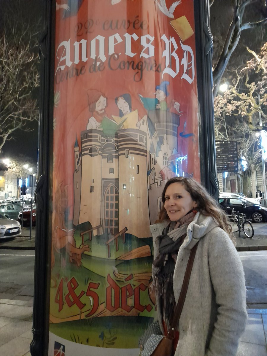 EmyBill_Pmtc's tweet photo. Croiser l'affiche du festival Angers Bd au détour d'une rue...Quoi de mieux pour vous rappeler que j'y serai ce week-end pour dédicacer mes deux BD ?!  Bonne fin de semaine 😘
#angersbd #festivalbd #dédicaces #dessin #bd #auteure #bandedessinée #professeurdesecoles #maviedinstit https://t.co/QHi1Hn1xvY