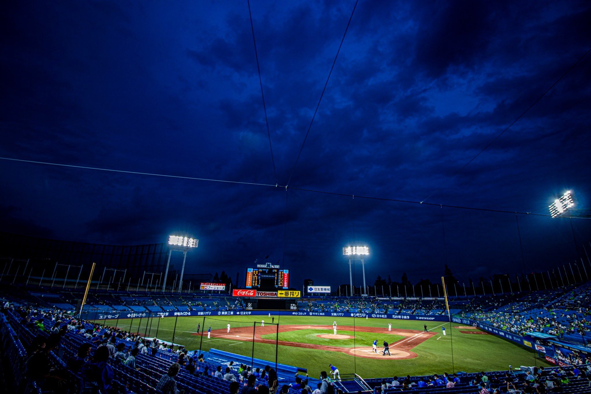 明治神宮野球場 公式 神宮球場壁紙用写真 第22弾 お気に入り写真を からダウンロードして設定してください T Co Lvv3e7wfhp 商業目的でのご利用はご遠慮下さい 神宮球場 明治神宮野球場 壁紙 Wallpaper T Co Ktylk0bubz