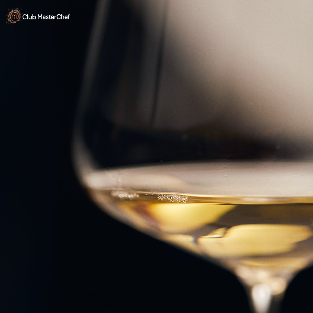 masterchefvinos's tweet photo. ¿Aún no has probado nuestro Albariño? 🍷 Un vino sabroso y con muy buena carga frutal, persistente y fino 💛
#albariño #vinoblanco #vinoalbariño #vinomasterchef #masterchef #clubmasterchef https://t.co/LcLAoyivqd