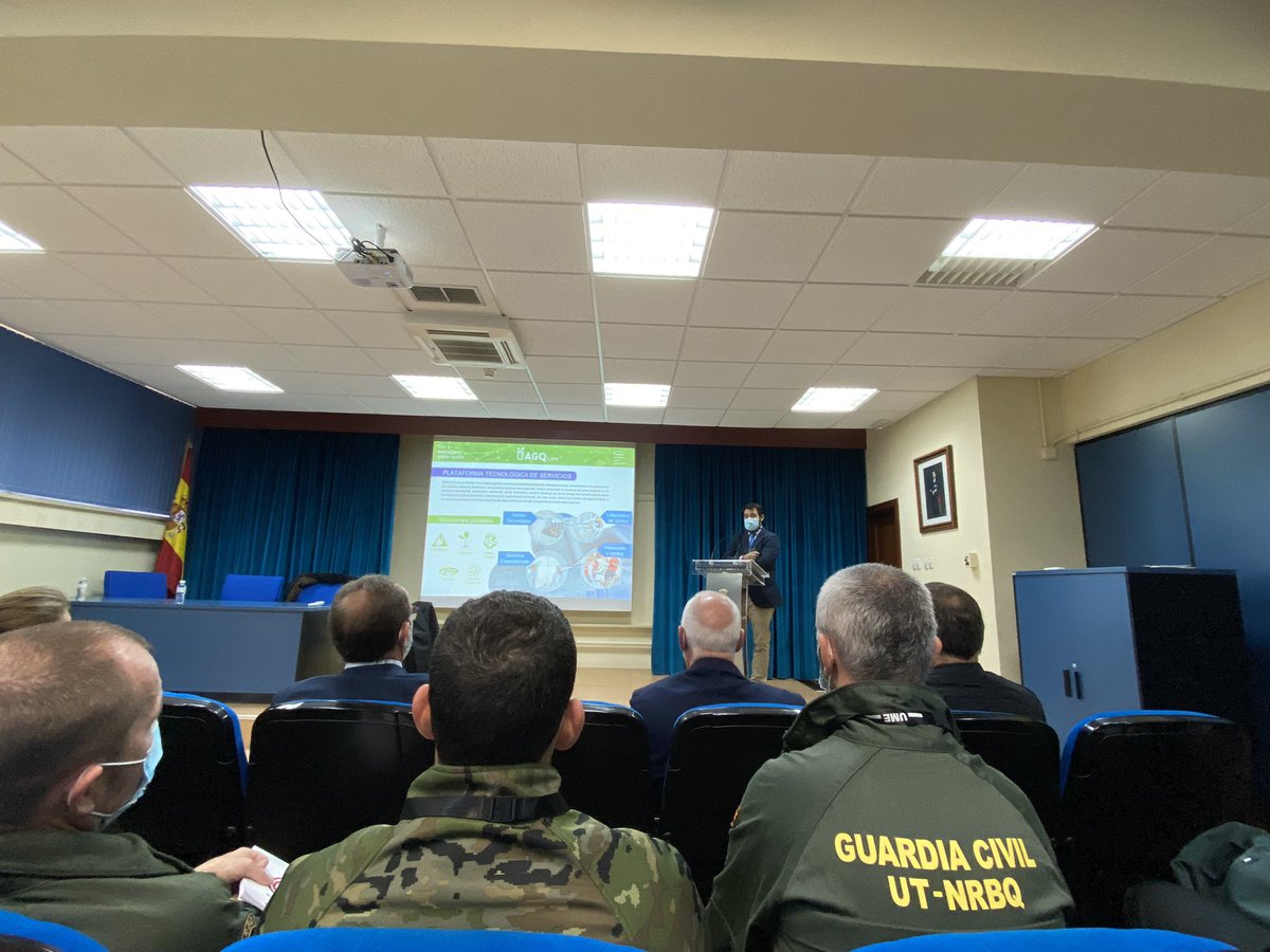 DazHerrero's tweet photo. Buenos días! Vamos a por el 3er día el Grupo de NRBQ del #SUMMA112 en ESCUELAS  PRÁCTICAS RRTT GIETMA 2021 de Riesgo Químico de la #UME @UMEgob #NRBQ #Catastrofes #emergencias #EspecialidadMUE #TESVISIBLE #EspecialidadEUE https://t.co/M5iF3E49SA