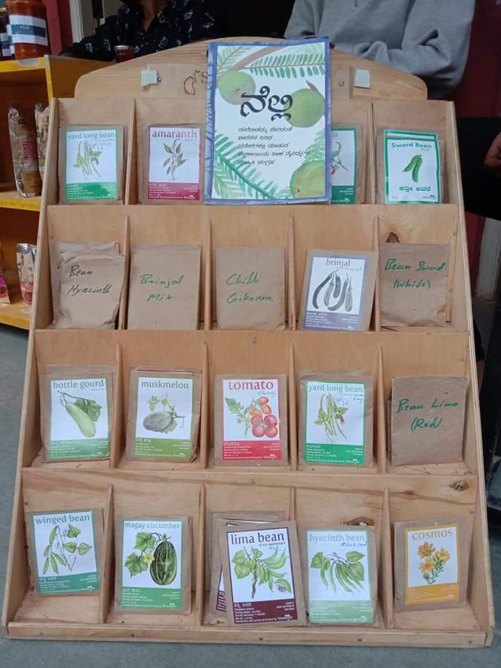 ragikanasanthe's tweet photo. Glimpse of @ragikanasanthe on 28th Nov 2021
28ನೇ ನವೆಂಬರ್ ಸಂತೆಯ ನೋಟ.
#handloom #banana_fiber #books #fresh_veggies #desi_cotton #artisans #organic_food_products #toysforkids
 #buffaloback @Tamaalaart #kailashnaturals @desitrust #kaskom #kambli @khanaweaves #bricsllp @akshayakalpa https://t.co/53b9fLv7D0