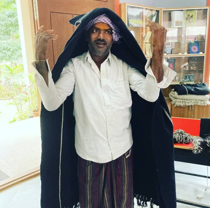 ragikanasanthe's tweet photo. Glimpse of @ragikanasanthe on 28th Nov 2021
28ನೇ ನವೆಂಬರ್ ಸಂತೆಯ ನೋಟ.
#handloom #banana_fiber #books #fresh_veggies #desi_cotton #artisans #organic_food_products #toysforkids
 #buffaloback @Tamaalaart #kailashnaturals @desitrust #kaskom #kambli @khanaweaves #bricsllp @akshayakalpa https://t.co/53b9fLv7D0