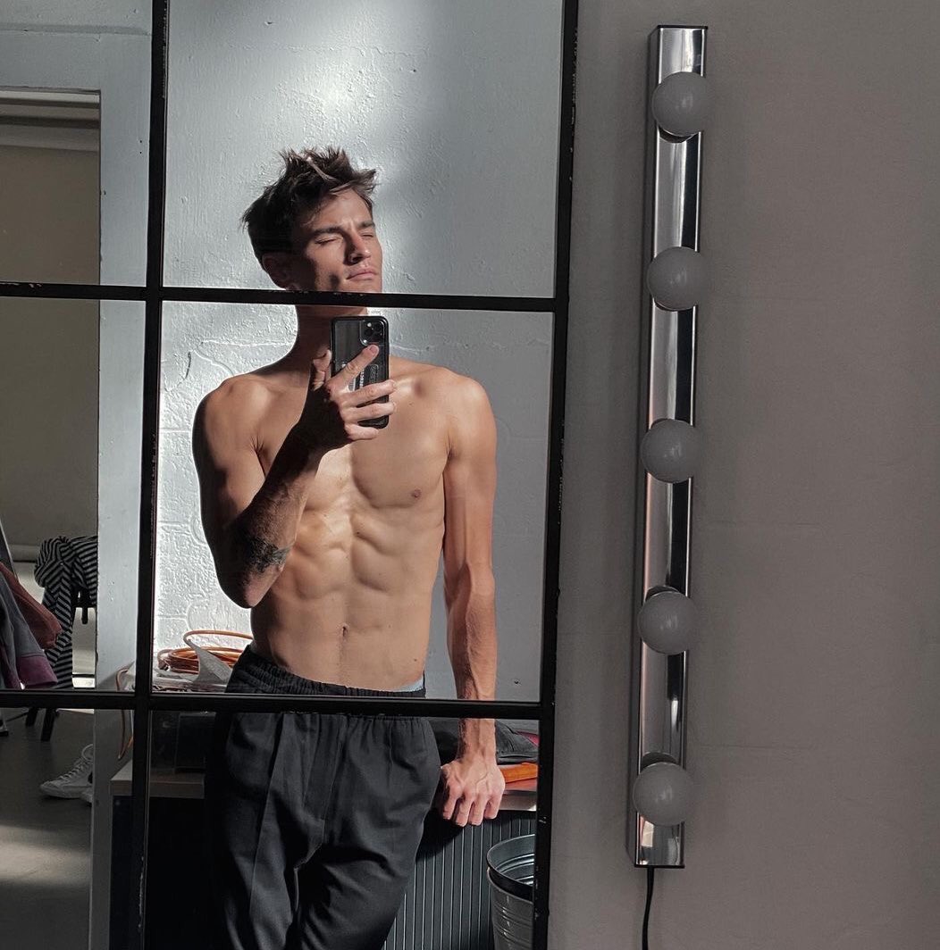 ⠀⠀

⠀⠀    ☽  ┆ 𝗡𝗼𝘅 𝗝. 𝗣𝗲𝗶𝗿𝗲𝗿𝗮-𝗠𝗶𝗹𝗹𝗲𝗿

⠀⠀