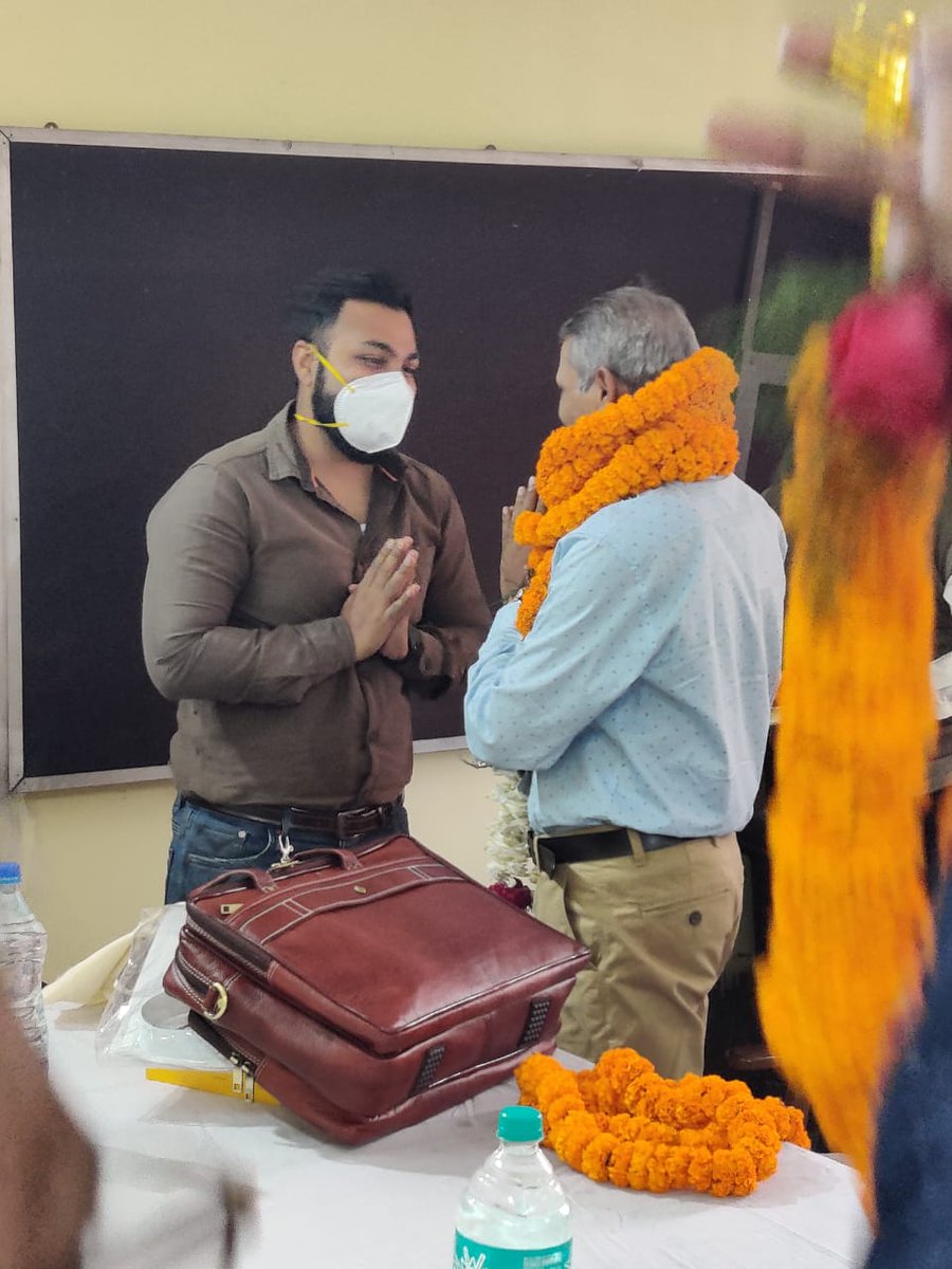 pbarea07's tweet photo. Farewell was Organized at P.B.Area conference hall on 30.11.2021 for Shri. D.P. Singh (Ex. Add. G.M/P.O). Shri Singh has given 34 years to the growth and Development of this company. Shri P.K. Mishra (G.M, PBA) along with other officers and staff wished him for next phase of Life https://t.co/ZTVJLu0dfh