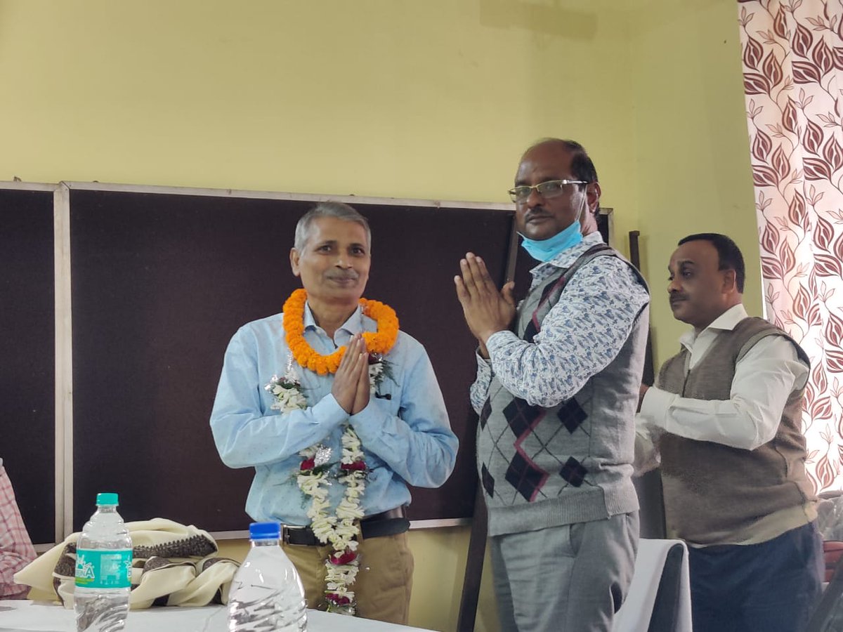 pbarea07's tweet photo. Farewell was Organized at P.B.Area conference hall on 30.11.2021 for Shri. D.P. Singh (Ex. Add. G.M/P.O). Shri Singh has given 34 years to the growth and Development of this company. Shri P.K. Mishra (G.M, PBA) along with other officers and staff wished him for next phase of Life https://t.co/ZTVJLu0dfh