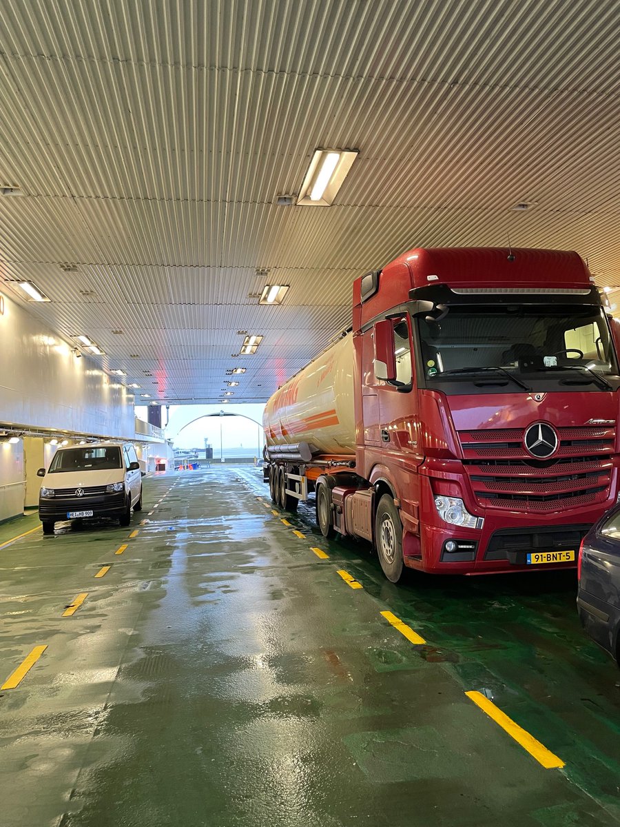 LRTU77's tweet photo. Minicruise. #elbferry https://t.co/QyJvOd9S5B