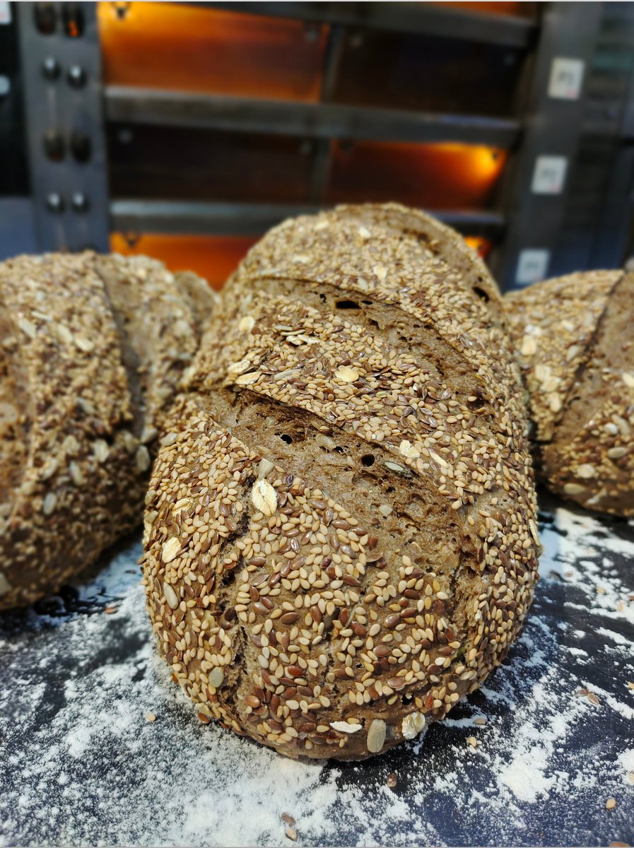 Buenos días desde el calorcito del horno 🥖👏🏻 #panaderíaartesana