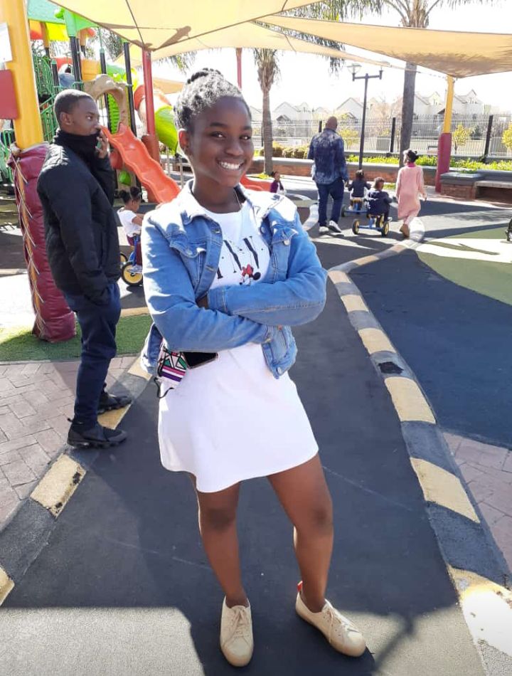 mabeba_thabo's tweet photo. Missing Person alert  !!!
Hi please help me spread this urgent awareñess
My friends daughter went missing yesterday 
Her name is Kewame
12 years of age
Was wearing Maroon Dress
Last seen at Dube park soweto around 5pm
#SAPS
#MissingPerson
#news24 
#macg https://t.co/9hK32up1AB