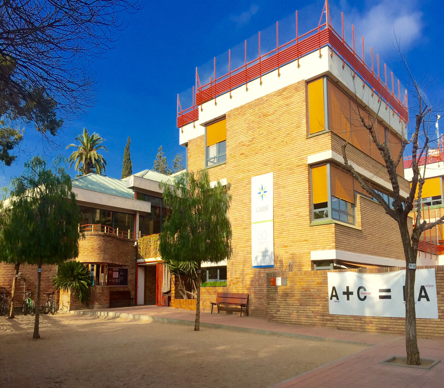 GarbiPereVerges's tweet photo. Adéu Oriol Bohigas, arquitecte i creador de l’edifici de la nostra Ciutat-Escola. Un referent de l’arquitectura, l’urbanisme i la cultura del nostre país. A l'escola Garbí Pere Vergés sempre ens acompanyarà la teva arquitectura. #CiutatEscola #educarciutadans #homesidonesdeldema https://t.co/NAcJCCWWX5