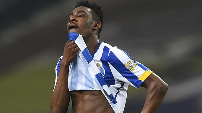 Footland3's tweet photo. #FIFA IMPEDE DRAGÕES DE INSCREVER JOGADORES #FCP #FCPORTO https://t.co/YHEt4N98aG