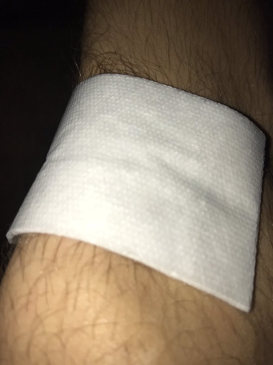djbilliamg's tweet photo. Only I would get up for a second, and on my way back, lose my balance and slam my right knee. 

Oh well just slap a bandage 🩹 on it and keep it moving. It don’t even hurt. I’m over here laughing at the whole situation. 😂 https://t.co/IFEldyDwCZ