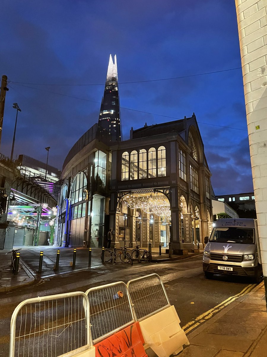 Early morning <a href="/InnovationFS/">Innovation FS</a> love good old London Town #fire #installation