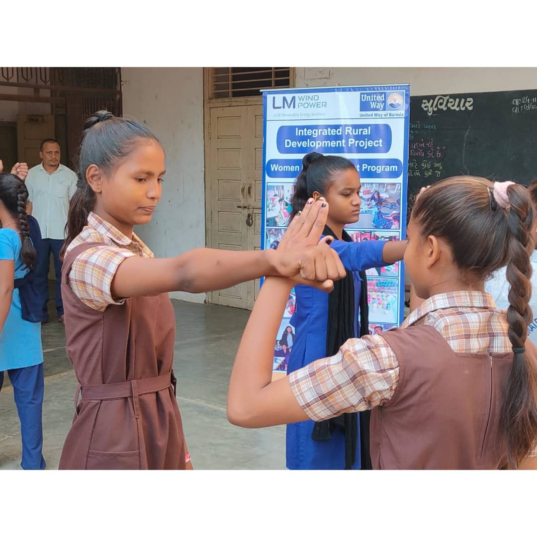 WayBaroda's tweet photo. A series of Self Defence Workshops for 10 days has been initiated for the students hailing from Secondary and Higher Secondary grade of three rural schools of Halol, Panchmahal.
#youthempowerment #selfdefence #integratedruraldevelopment #UnitedWayWorldWide #UWBCares #LiveUnited https://t.co/hVCF05OA36