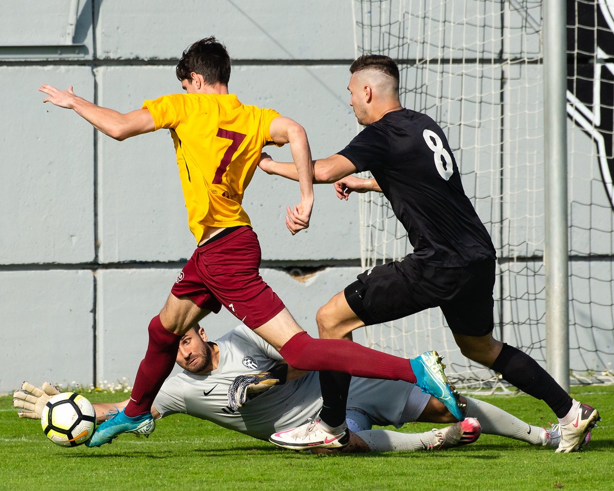 fotbalpraha's tweet photo. Ofenzíva Dukly JM na podzim?! 🔥 To byla síla! ⚽️ ⚽️ ⚽️ 

Podívejte, kolik gólů potřebovala přeborová mužstva na jeden bod v soutěži! 👉🏻 https://t.co/bqjq3L8Ick https://t.co/AoTeuexmIx