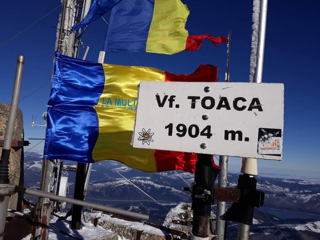 La mulți ani,  România! 🇷🇴
Happy National Day, Romania! 

#hikingisheaven #Romania #romaniamagica #ig_romania #igersromania #lamultianiromania #romaniafrumoasa #Romaniapitoreasca