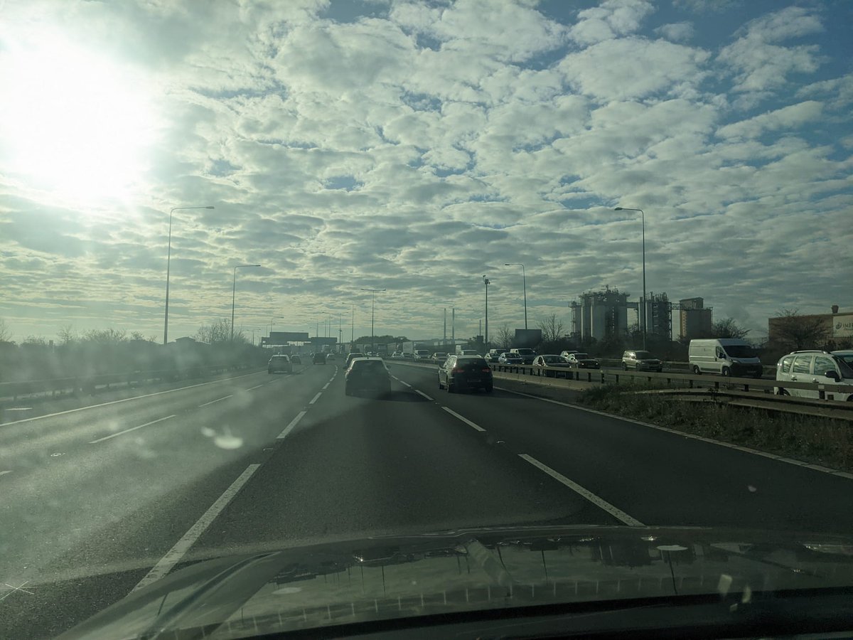SVL_couriers's tweet photo. Morning all SVL couriers are on the road delivering flooring to lots of happy customers.  Our customers are able to track our drivers when on route so they know exactly when they will be with them. #gsmtasks #flooringspecialist #svlcouriers #deliveryservice #dartfordbridge https://t.co/5gK8p1vYax
