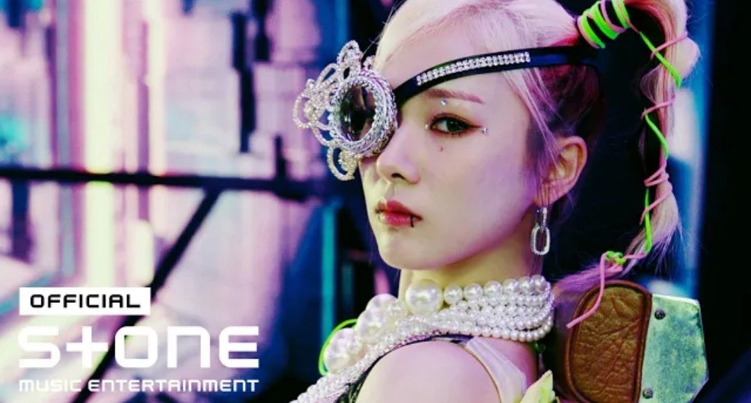 [OFICIAL] EVERGLOW retorna depois de sete meses desde seu último lançamento, com o álbum ‘RETUN OF THE GIRL’ com a faixa título ‘PIRATE’. 

YouTube: youtu.be/-2X-pL06628
Spotify: open.spotify.com/album/28p4jKCN…
iTunes: music.apple.com/br/album/retur…

PIRATE BY EVERGLOW
#TheGirlReturned