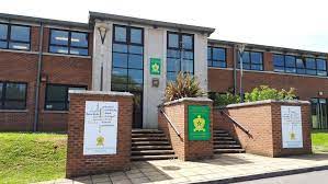AdeColeCdff's tweet photo. Many thanks to Amanda from @RW_Museum who helped pupils at @StIlltydsCHS with sessions on interview techniques and CV building skills today. Really appreciate you helping the pupils Amanda - Thank you! https://t.co/MWcFhOuRn6