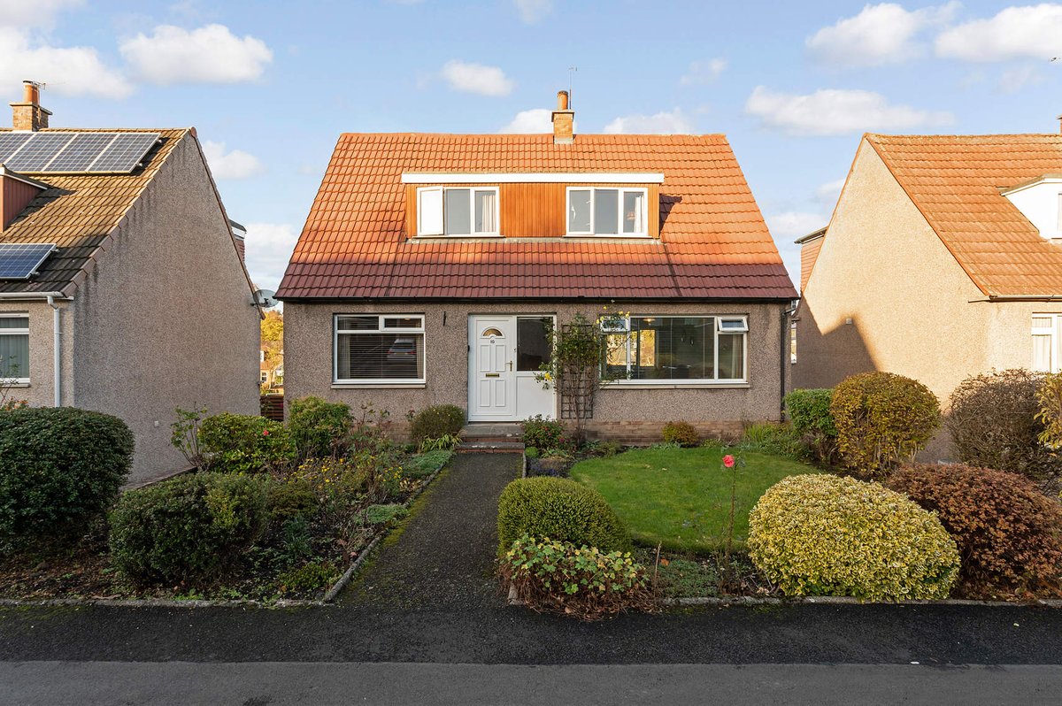 SOLD (stcm) Thimblehall Dr, Dunfermline. If you are looking to sell your property call Ross & Connel for a free no obligation pre-sales valuation. #Dunfermline #Property