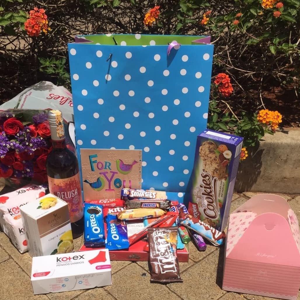 The_RedCareBox's tweet photo. Essential items, Delicious snacks 😋 and teas 🍵. Selfcare products all wrapped in our curated box 📦. Make yourself happy or your loved ones 😉☺️ 
#TheRedCareBox
#SpreadingloveOnePackageAtATime
#OnTheFlowEssentials
#HappyNewMonth https://t.co/Uzqm62XgQw