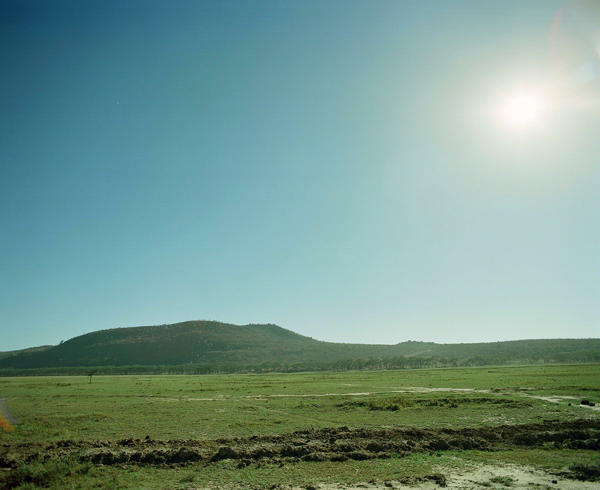 inao_toshiaki's tweet photo. WAIKIKI PHOTOGRAPH
big sky , masai mara national park in kenya
#kenya
#vast
#masaimara
#マサイマラ国立公園
#ケニヤ
#alone
#earth
#広大な大地
#bigsky
#peacefultime
#穏やかな時間
#sperbview
#絶景
#filmphotography
#pentax67
#ペンタックス67
#waikiki_inc_photograph https://t.co/RM9KczD4Ld