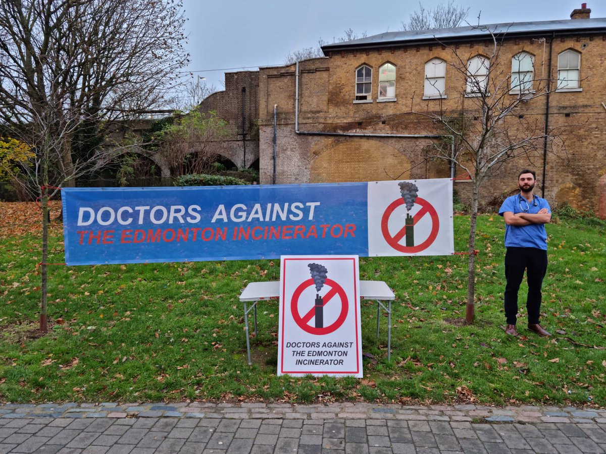 We are calling for a pause and review of plans for the new Edmonton incinerator. As doctors, we are concerned about potential harm to health. Find Dr. Ed Tranah @ Edmonton Green today and tomorrow from 07:00 to 19:00 to find out more #doctorsagainsttheedmontonincinerator