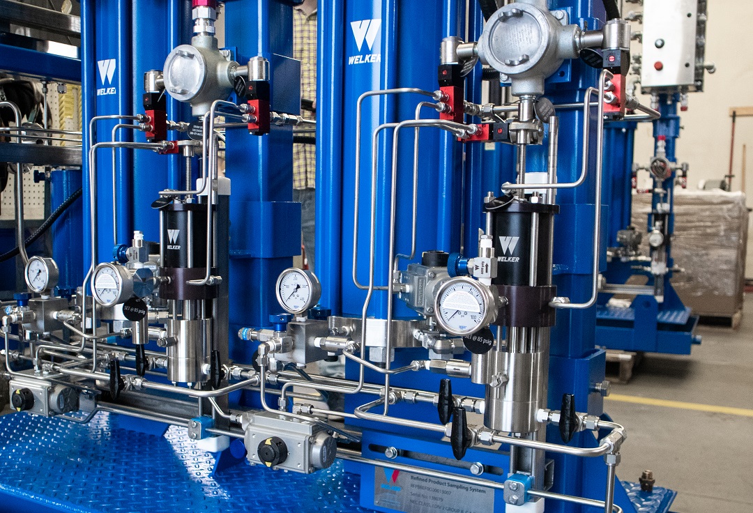 WelkerInc's tweet image. Putting the &quot;refined&quot; in refined product sampling: This #PlusWelker #TurnkeySystem left TX to sample #Gasoline at an #OilRefinery in CO. 

Learn more ow.ly/ZfhB50GVXbk

#Welker #WelkerOriginal #TurnkeySolutions #WhatsShippingWednesday🚛 #OilAndGasIndustry #CompositeSampling