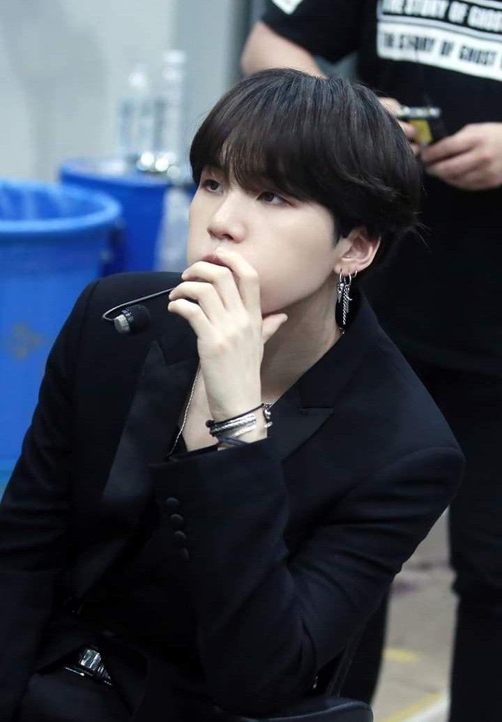 VictorTempo1's tweet photo. 1° ARSD :)
#ARMYSelcaDay 
@BTS_twt 
#YOONGI 
#KPOP 
@seomowoo
 @whomakeshappy 
#ArSD #ARDS https://t.co/j4enC6pBX8